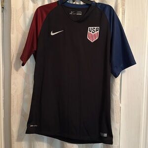 Nike USA men’s soccer jersey